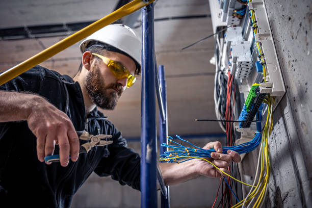 Best Licensed Electrician  in Greens Farms, CT