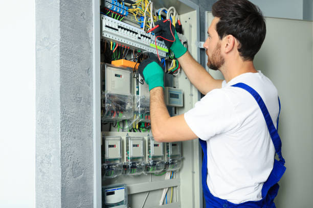 Best Emergency Electrical Repair  in Greens Farms, CT